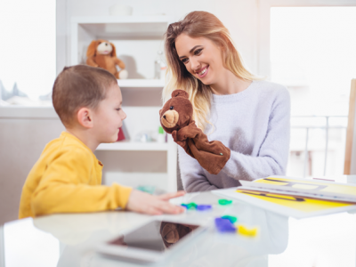 Le jeu auprès d'enfants présentant des troubles DYS